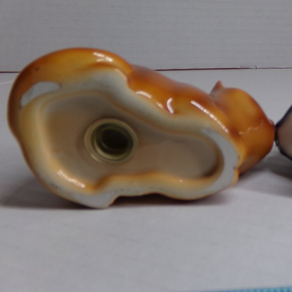 Cat Salt and Pepper Shakers Black Orange Ceramic Magnetic Noses - Picture 9 of 9